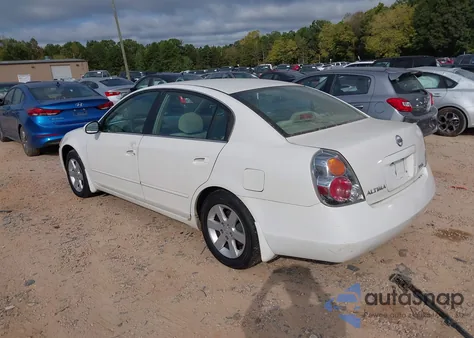 2004 Nissan Altima 2.5 S из США, поврежденный, VIN 1N4AL11D54C116422
